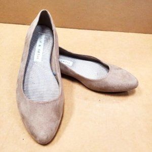 Women's Kelly & Katie tan suede flat 6.5 cushiony flat pointed